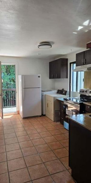 TRES GRAND 5 1/2 DANS COTE DES NEIGES ADJ OUTREMONT ET VMR - Photo 1