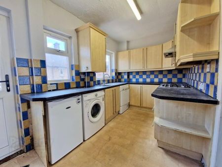 28 Voltaire Gardens, Belfast, BT36 7EY - Photo 4