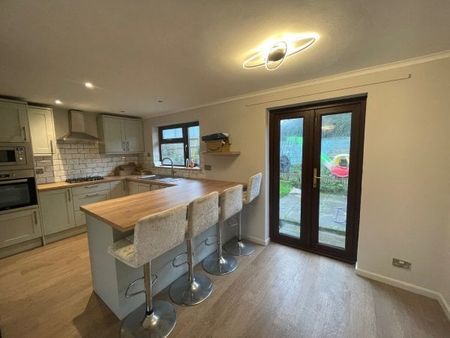 Mount Ambrose, Redruth, TR15 - Photo 5