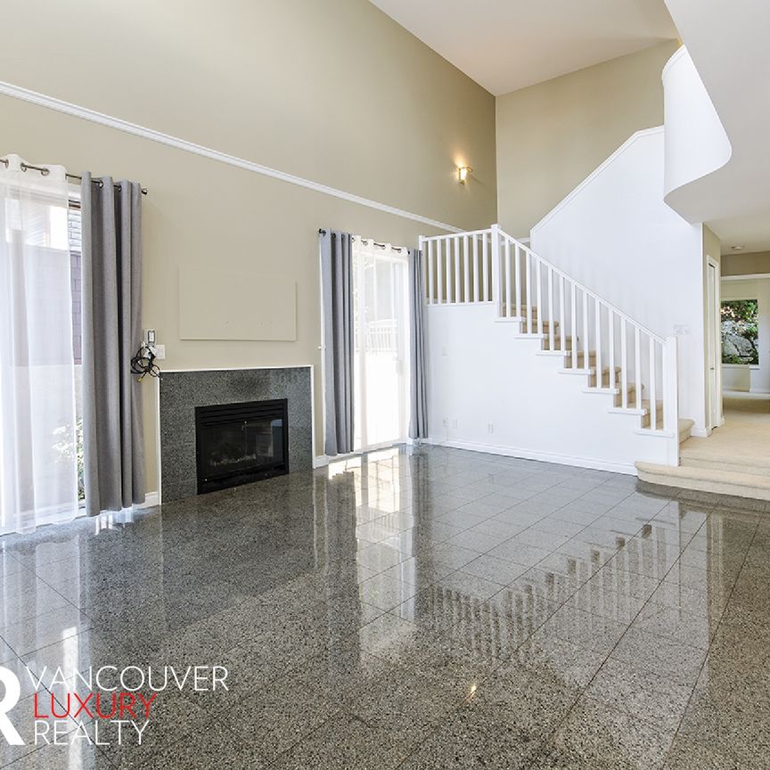 House in West Vancouver, BC - Photo 1