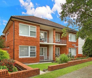 TWO BEDROOM UNIT - MINUTES FROM OATLEY VILLAGE & STATION - Photo 6