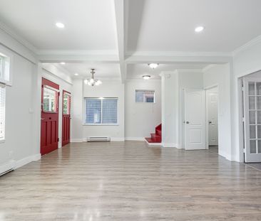 Spacious 4 Bedroom Home Centrally Located in Kitsilano - - Photo 2