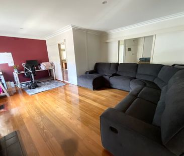 Large 4 Bedroom with man cave - Photo 3