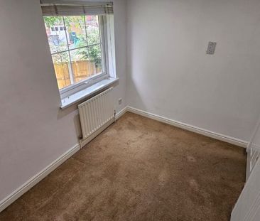 Gledhow Valley Road, Leeds, LS17 6LX - Photo 5