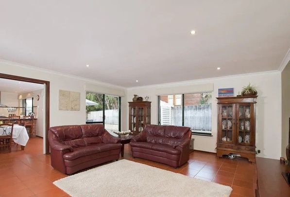 Family Home in Fantastic Location - Photo 1