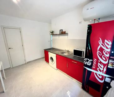 Calle Granate, Sevilla, Andalusia 41009 - Photo 6