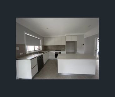 Executive Style Villa in North - Photo 3