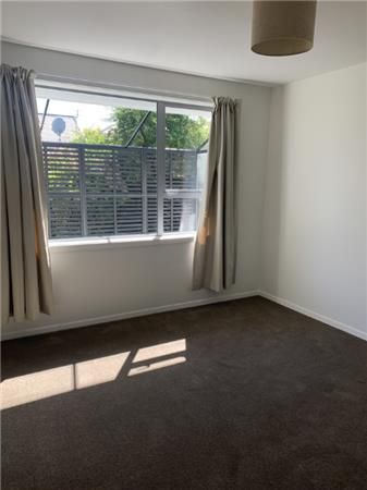 3/34 Bristol Street , St Albans, Christchurch City - Renovated Warm Two Bedroom Unit with Off Street Parking - Photo 4