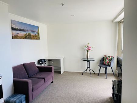 Affordable city apartment with great sea view! - Photo 2