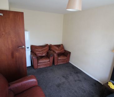 4 bed house to rent in Holborough Close, Colchester - Photo 4