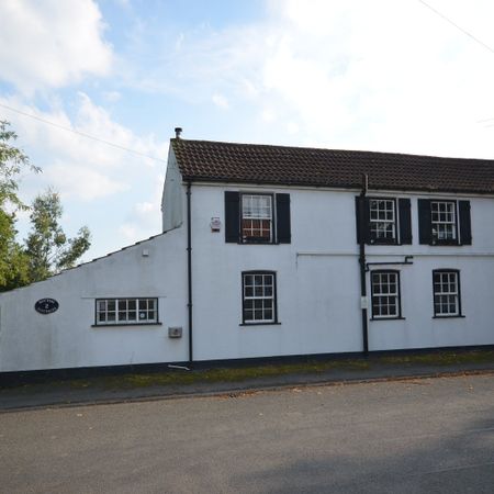 2 bedroom semi-detached house to rent - Photo 4