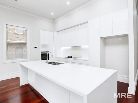 10 Illawara Road, Hawthorn - Photo 2