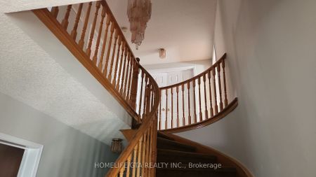 For Lease - 79 Darby Court, Toronto, Ontario - Photo 2