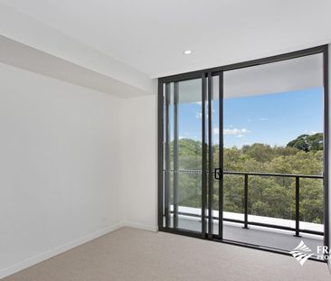 Riverside Living in the Heart of Hamilton Reach - Photo 1