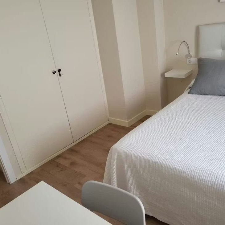 Calle Zapardiel, Sevilla, Andalusia 41005 - Photo 1