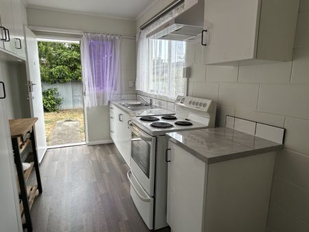 Two Bedroom Unit in Redwoodtown - Photo 4