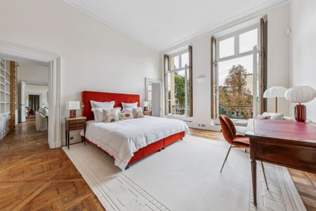 Location Appartement Paris 6 5 Pièces 242 m² - Photo 4