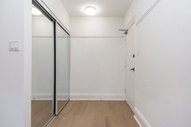 110 Oriole Parkway - Photo 1