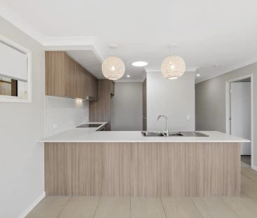 32 Hoist Court, Augustine Heights QLD 4300 - Photo 3