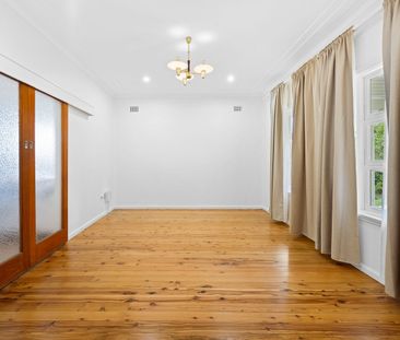 Positioned On A Quiet Street, Enjoying Picturesque Valley Views - Photo 1