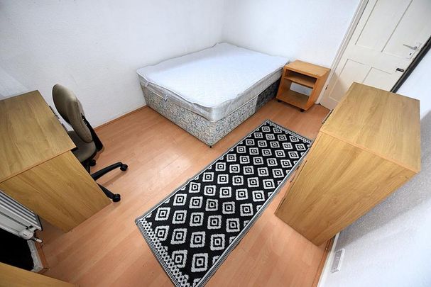 4 bedroom house to rent - Photo 1