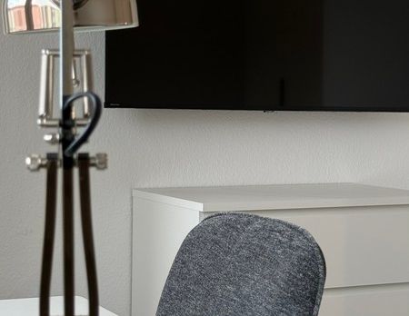 Frisch renovierte und möblierte WG für 3 Personen zum Erstbezug - Photo 1