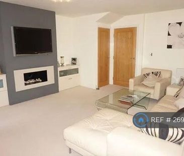 5 bedroom semi-detached house to rent - Photo 1