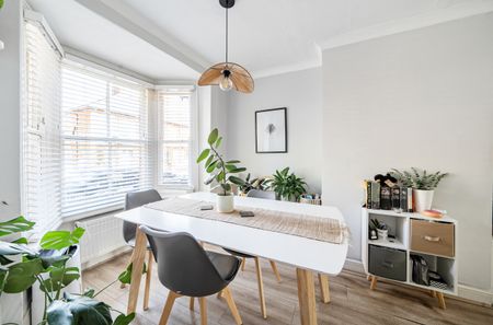 3 bedroom terraced house to rent - Photo 4