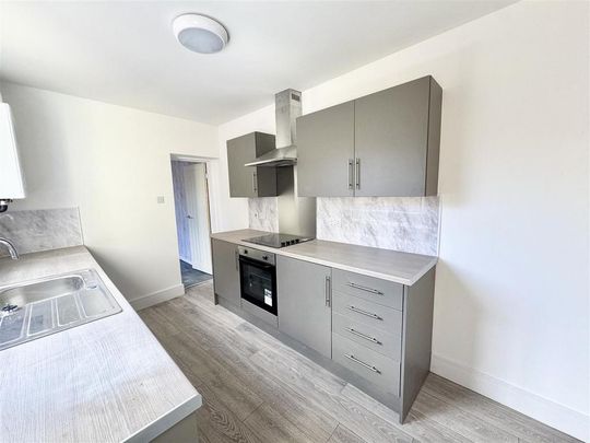 3 bedroom terraced house to rent - Photo 1