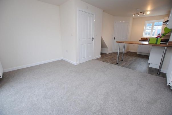 3 bedroom end of terrace house to rent - Photo 1
