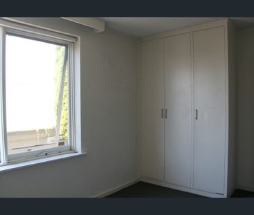 6 Month Lease - Prime Sydney Road Location - Photo 6