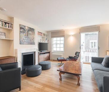 A beautifully arranged four bedroom mews house to rent in Knightsbridge, SW1X. - Photo 3