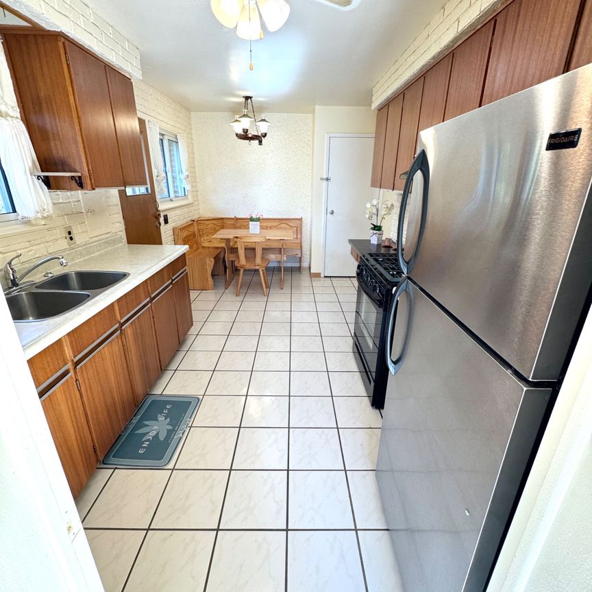 For Lease - 31 Poplar Road Unit# (Main), Toronto, Ontario - Photo 1