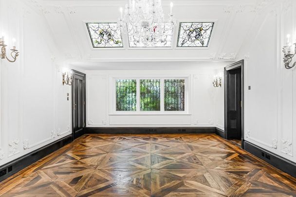 4 bedroom flat to rent - Photo 1