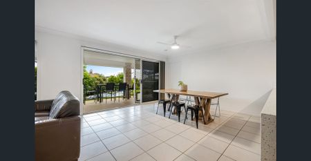 Spacious and Modern Family Home in Yandina - Photo 3