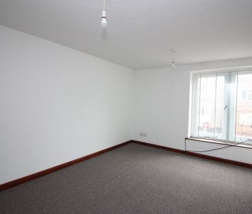 2 bed apartment to rent in High Street, Crediton, EX17 - Photo 2