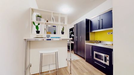 Bronze Studio - Photo 3