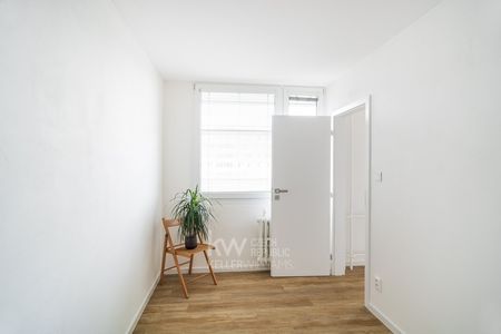 Slunné 2+kk po kompletní rekonstrukci s lodžií, 40,7 m - Photo 2