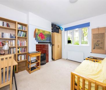 3 Bed Terraced House, Winforton Street, SE10 - Photo 2