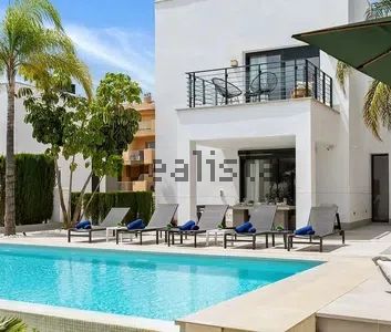 Alquiler de casa o chalet independiente en Avenida de la Resina - Photo 2