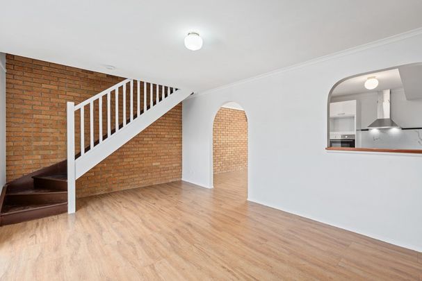 THREE BEDROOMS TOWNHOUSE WITH VINLY FLOOR DOWNSTAIRS AND AIR CONDITION - Photo 1