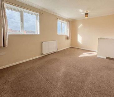 Bodiam Crescent, Eastbourne, BN22 - Photo 5