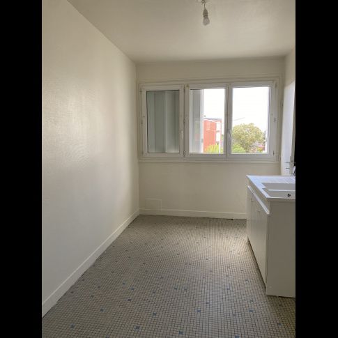 Location Appartement 3 pièces 61 m² Issoudun - Photo 1