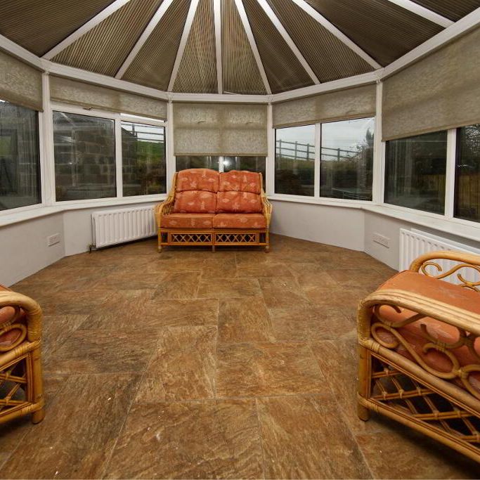 75 Hillside Road, Ballynahinch, BT24 8UL - Photo 1