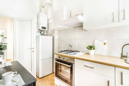 Wonderful single room with balcony in Via Degli Astri - Inganni - Photo 4