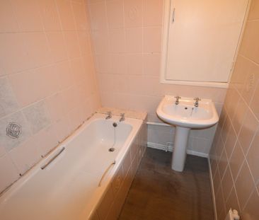 2 bedroom maisonette to rent - Photo 5
