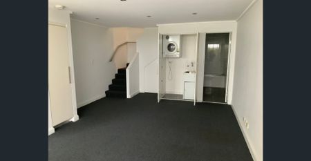 Two-level designer apartment with parking and storage - Photo 5