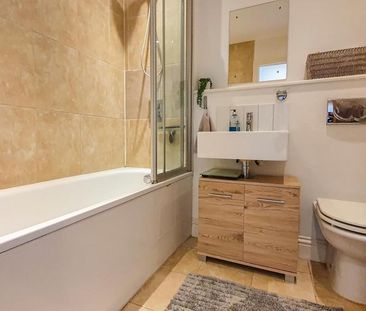 1 bedroom in a house share to rent - Photo 6