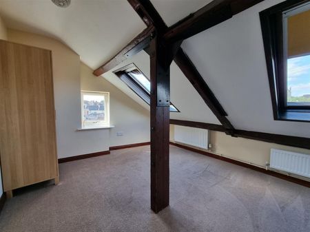 1 Bedroom Flat to Rent in Silver Street, Wellingborough, NN8 - Photo 2