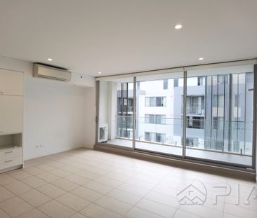 Modern 1-Bedroom Apartment – Canterbury’s Best Location! - Photo 6